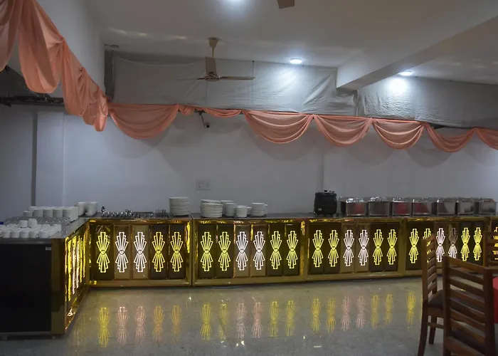 Saavi Hotel Sector 10