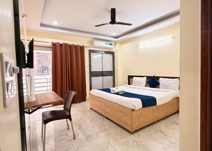 Green Vista Stays Medanta Medicity